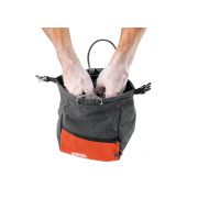 Woreczek na magnezję bouldering Sakab Petzl